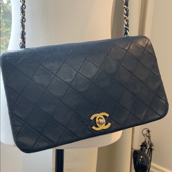 Chanel Classic Full Flap Bag - Picture 2 of 16